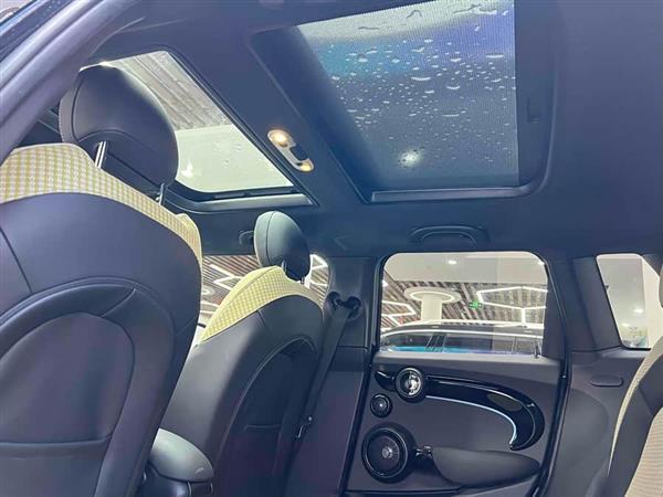 MINI 2023款 2.0T COOPER S 执迷版 五门版