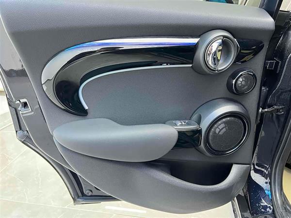 MINI 2023款 2.0T COOPER S 执迷版 五门版