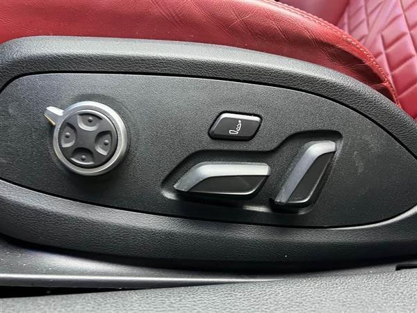 奥迪S4 2023款 S4 3.0TFSI