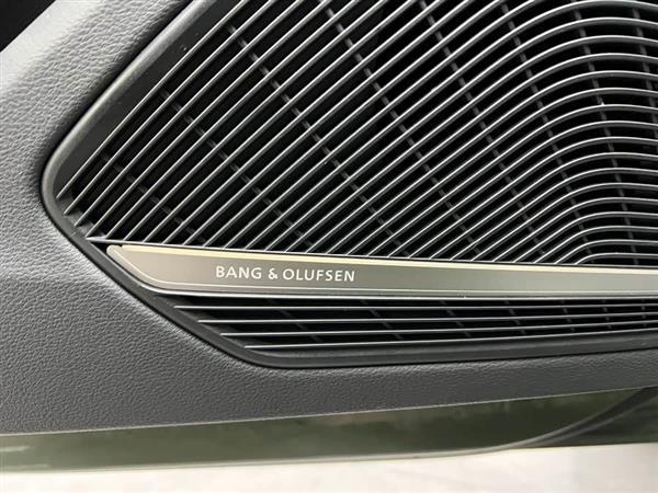 奥迪S4 2023款 S4 3.0TFSI