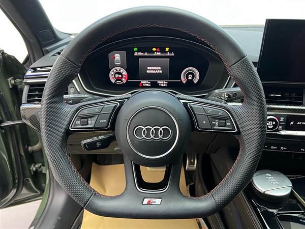 奥迪S4 2023款 S4 3.0TFSI