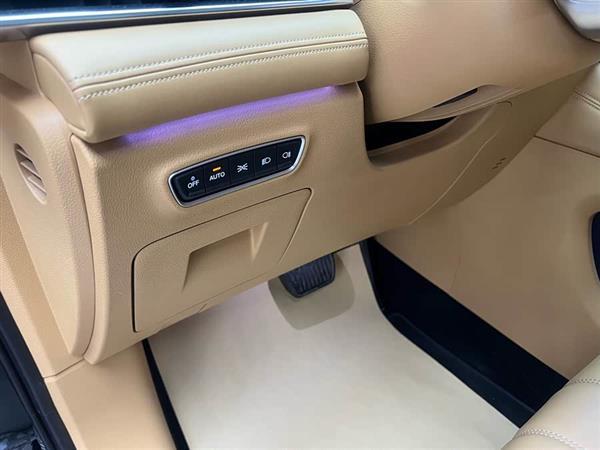 岚图梦想家 2024款 PHEV 超长续航尊贵版