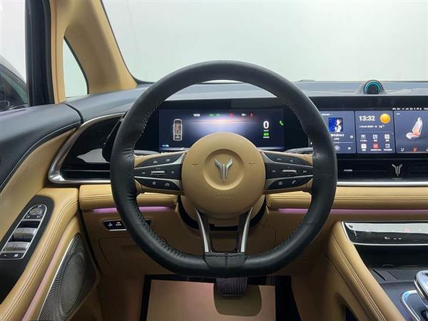 岚图梦想家 2024款 PHEV 超长续航尊贵版