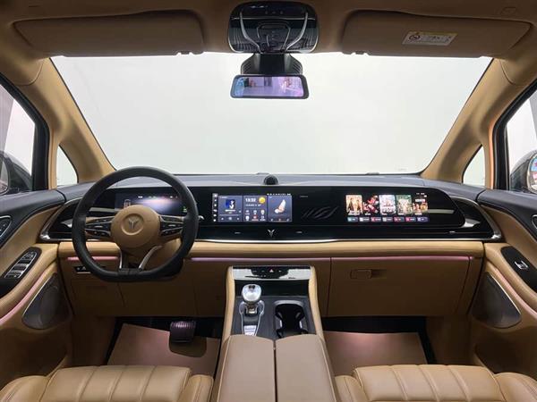 岚图梦想家 2024款 PHEV 超长续航尊贵版