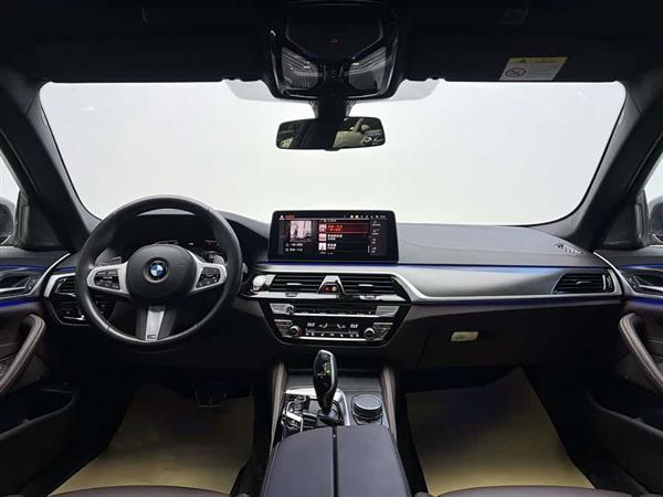 宝马5系(进口) 2022款 540i 风尚版 M运动套装