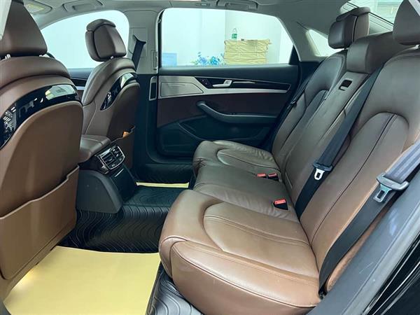 奥迪A8 2016款 A8L 45 TFSI quattro舒适型