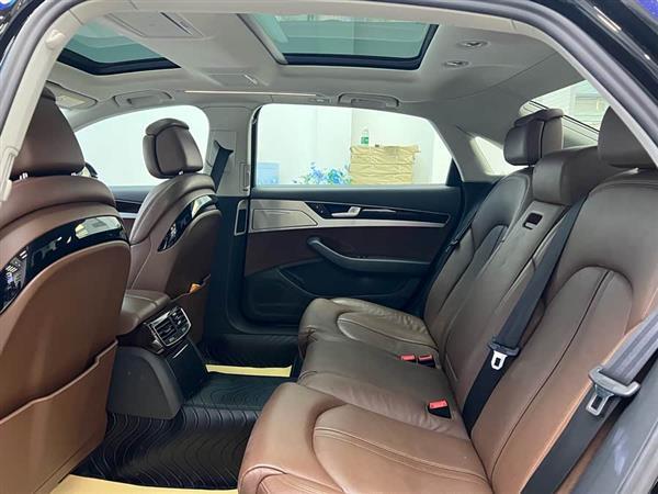 奥迪A8 2016款 A8L 45 TFSI quattro舒适型