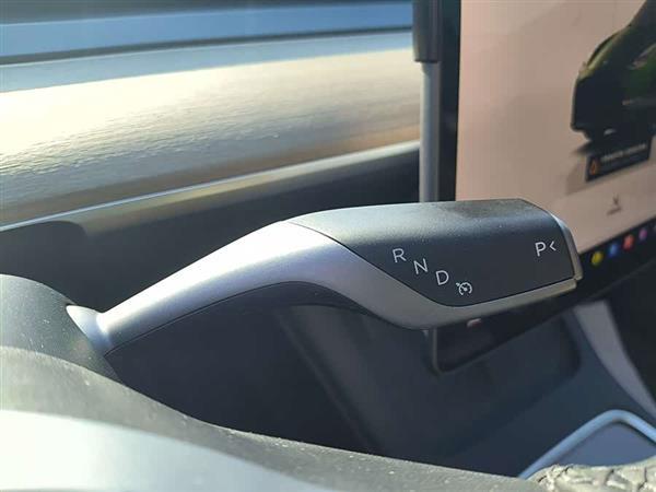 Model Y 2022款 长续航全轮驱动版