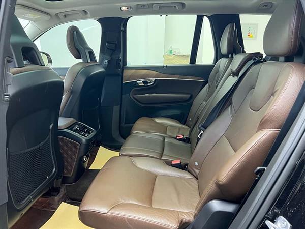 沃尔沃XC90 2020款 改款 T6 智逸豪华版 7座