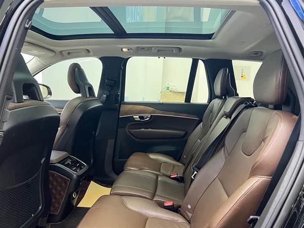 沃尔沃XC90 2020款 改款 T6 智逸豪华版 7座