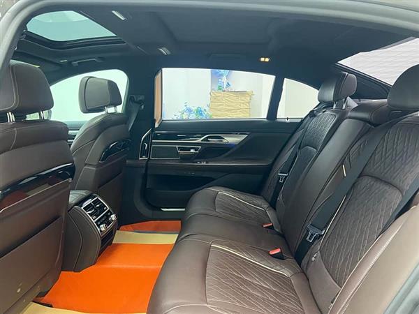 宝马7系 2019款 740Li 领先型 M运动套装