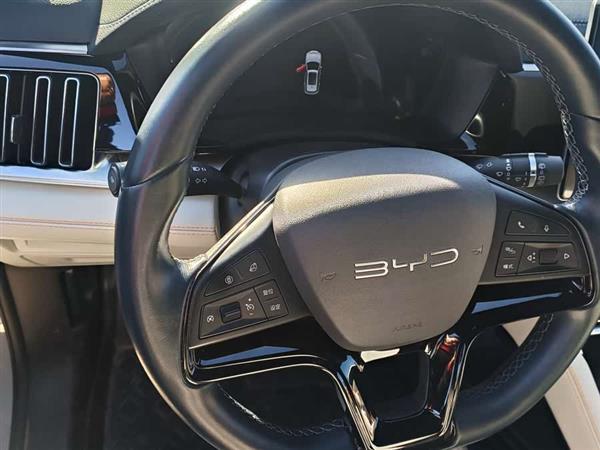 宋PLUS新能源 2023款 冠军版 EV 520KM 尊贵型