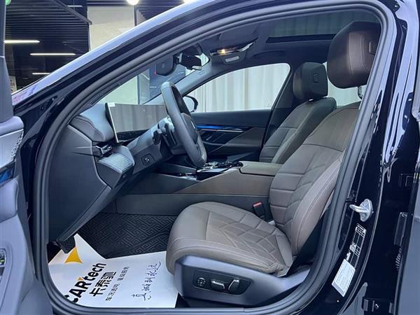 宝马5系 2025款 530Li 领先型 豪华套装