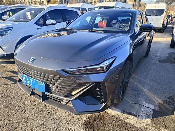 长安UNI-V 2024款 1.5T 尊贵运动型