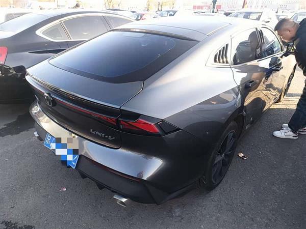 长安UNI-V 2024款 1.5T 尊贵运动型