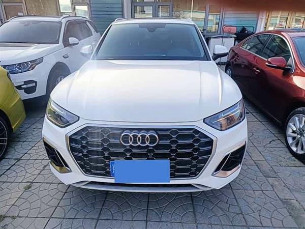 奥迪Q5L 2022款 40T 豪华动感型