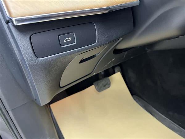 沃尔沃XC90 2023款 B5 智行豪华版 7座