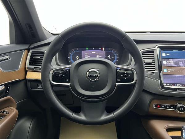 沃尔沃XC90 2023款 B5 智行豪华版 7座