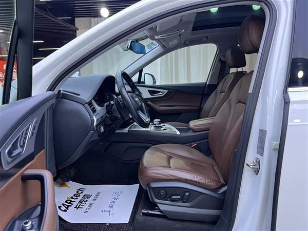奥迪Q7 2016款 40 TFSI S line运动型