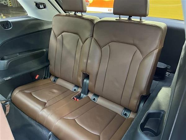 奥迪Q7 2016款 40 TFSI S line运动型