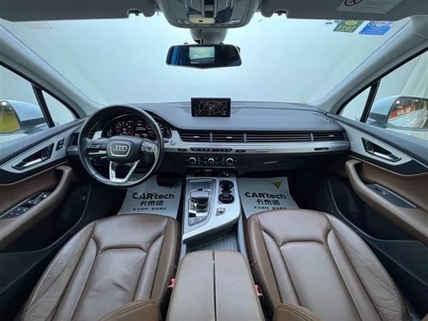 奥迪Q7 2016款 40 TFSI S line运动型