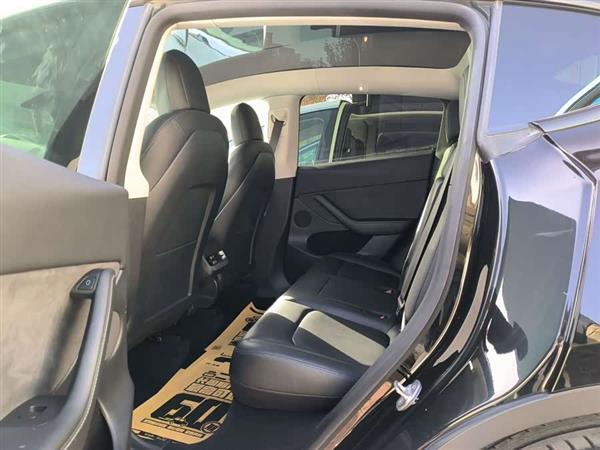 Model Y 2021款 标准续航后驱版