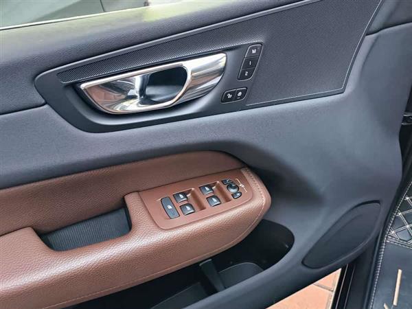 沃尔沃XC60 2021款 T5 四驱智远豪华版