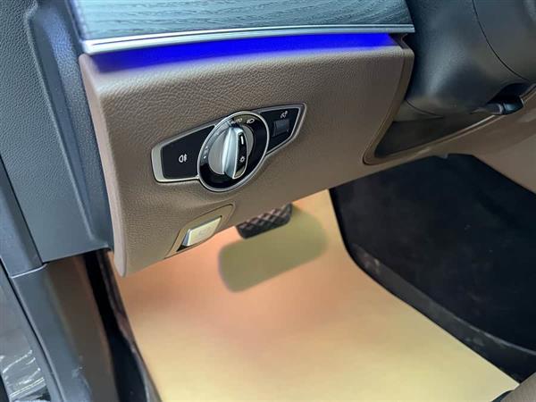 奔驰E级新能源 2023款 E 350 e L 插电式混合动力运动轿车