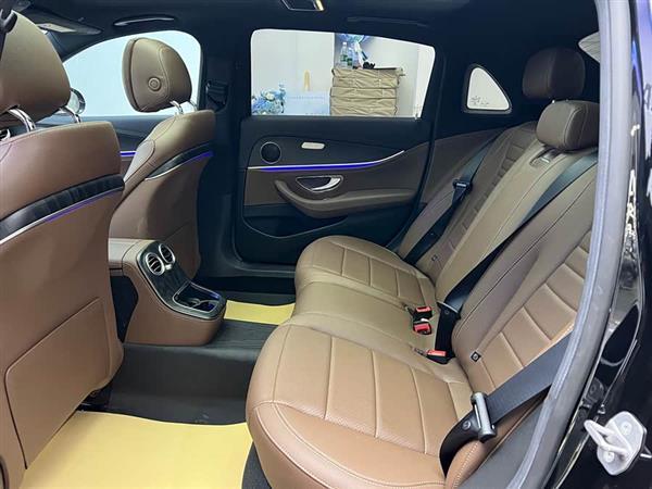 奔驰E级新能源 2023款 E 350 e L 插电式混合动力运动轿车