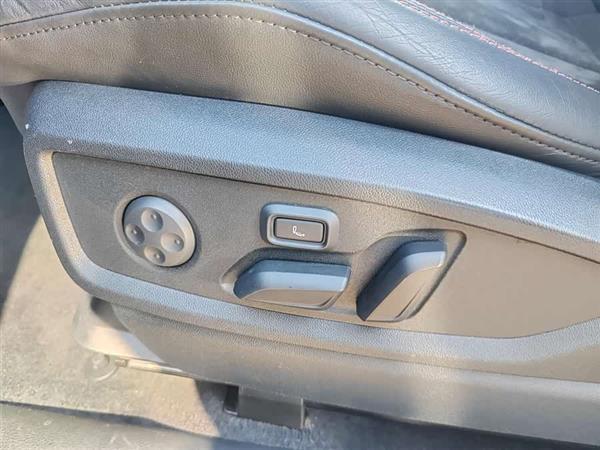 奥迪Q5L 2020款 45 TFSI 尊享运动型