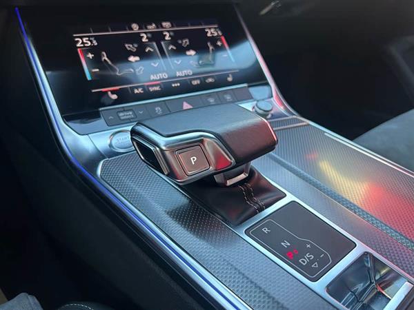 奥迪A6L 2020款 45 TFSI quattro 臻选动感型