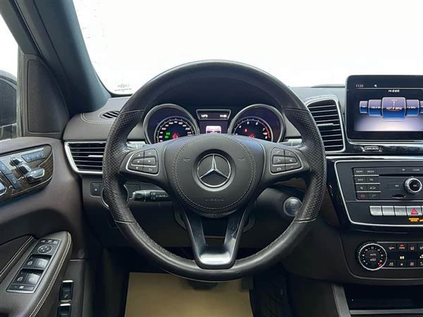奔驰GLS 2018款 改款 GLS 400 4MATIC动感型