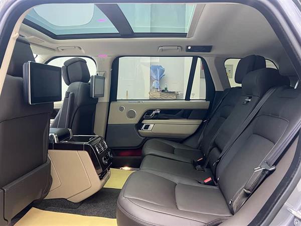揽胜 2022款 3.0 L6 400PS 传世加长经典版