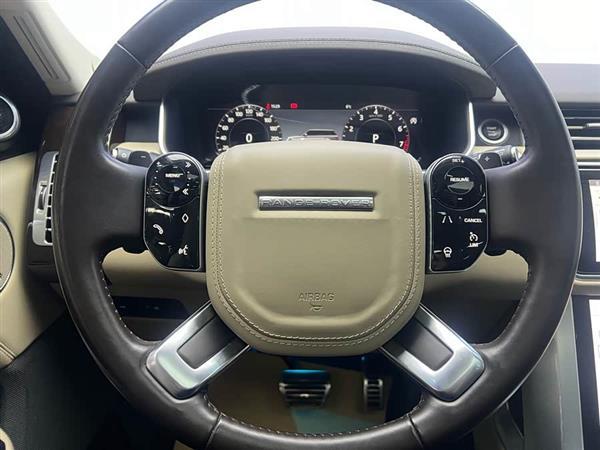 揽胜 2022款 3.0 L6 400PS 传世加长经典版