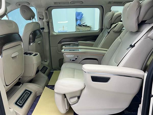 奔驰V级 2021款 V 260 尊贵版