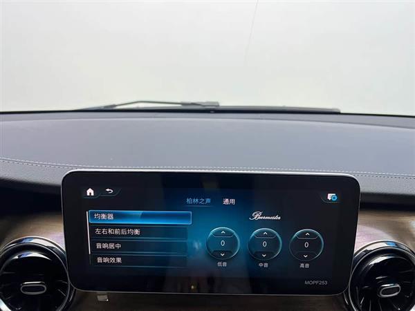 奔驰V级 2021款 V 260 尊贵版