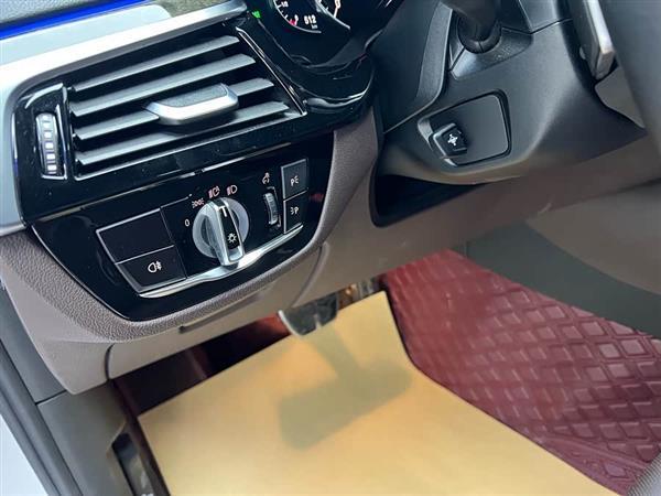 宝马6系GT 2018款 640i xDrive M运动套装