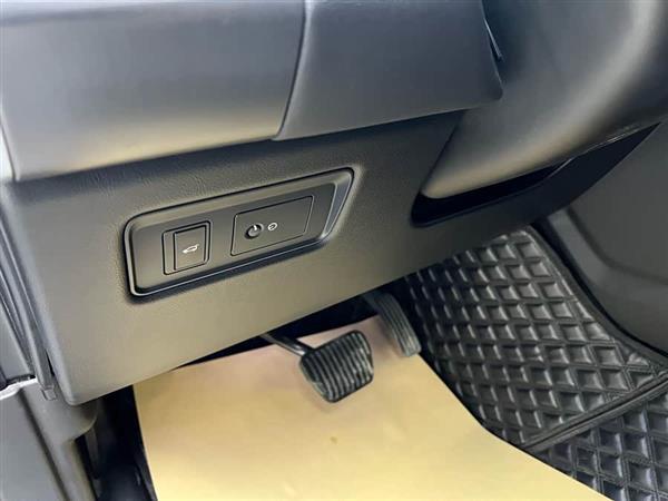揽胜运动 2020款 3.0 L6 SE