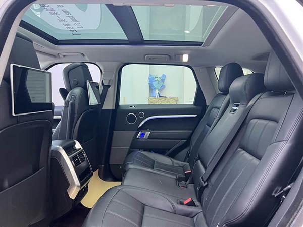 揽胜运动 2020款 3.0 L6 SE