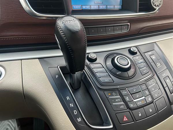 别克GL8 2014款 3.0L XT豪华商务旗舰版