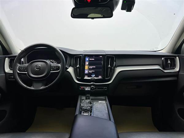 沃尔沃XC60 2021款 T5 四驱智逸豪华版