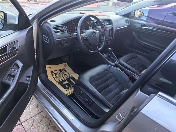 速腾 2017款 230TSI 自动豪华型