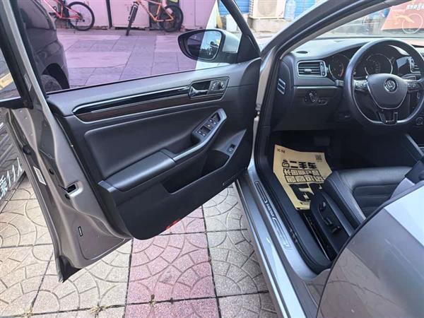 速腾 2017款 230TSI 自动豪华型