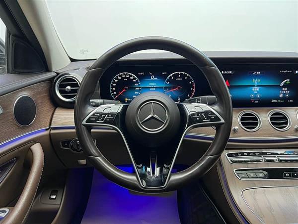 奔驰E级 2022款 改款 E 300 L 时尚型