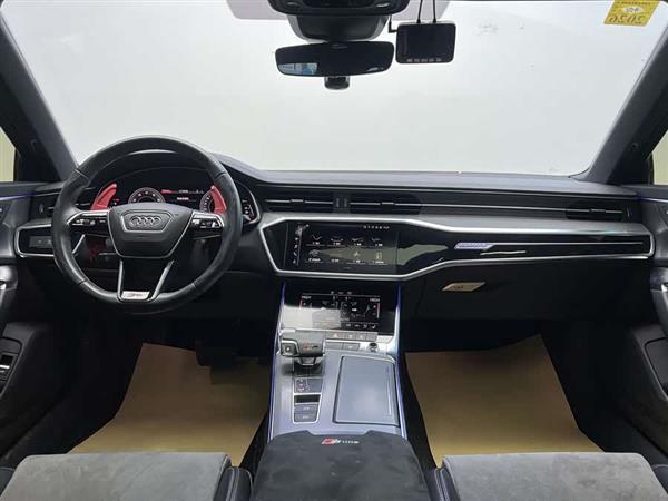 奥迪A6L 2022款 45 TFSI quattro 臻选动感型