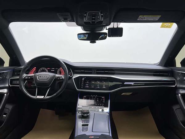 奥迪A6L 2022款 45 TFSI quattro 臻选动感型