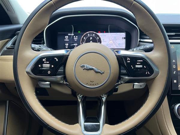 捷豹XFL 2022款 XFL 2.0T P250 两驱尊享豪华版