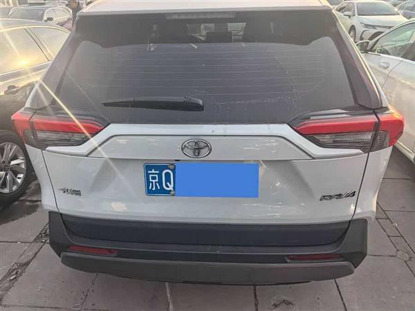 RAV4荣放 2021款 2.0L CVT两驱风尚PLUS版