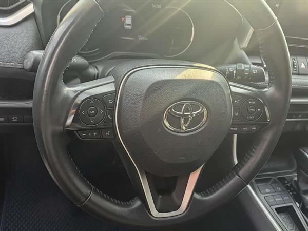 RAV4荣放 2021款 2.0L CVT两驱风尚PLUS版