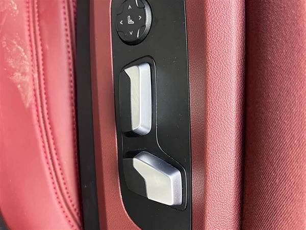 宝马X5 2023款 xDrive 30Li 尊享型M运动曜夜套装